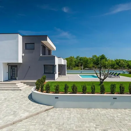 Holiday home Ana Skicini Pula