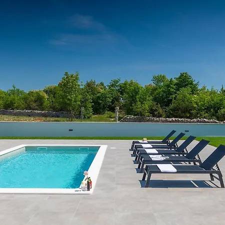 Holiday home Ana Skicini Pula